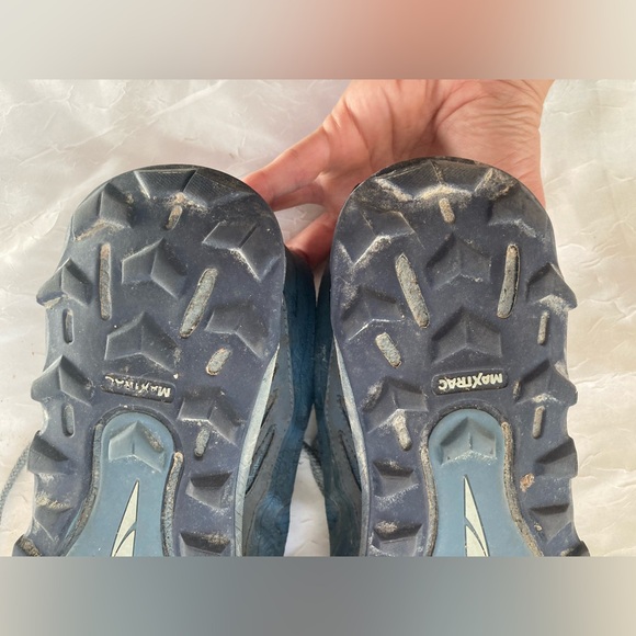 Women’s Altra Lone Peak size 8.5 blue - Picture 5 of 9